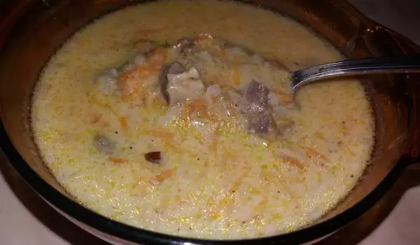 Супа с пилешки воденички и моркови