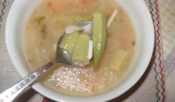 Супа с бамя