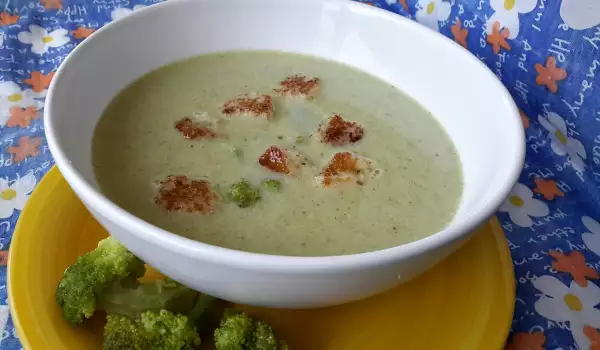 Супа с броколи и сметана