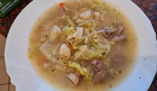 Телешка супа с кейл и картофи