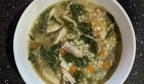 Спаначена супа с петел и кускус