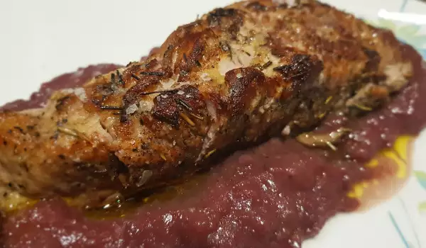 Свинска рибица със сос от ябълки и червено вино