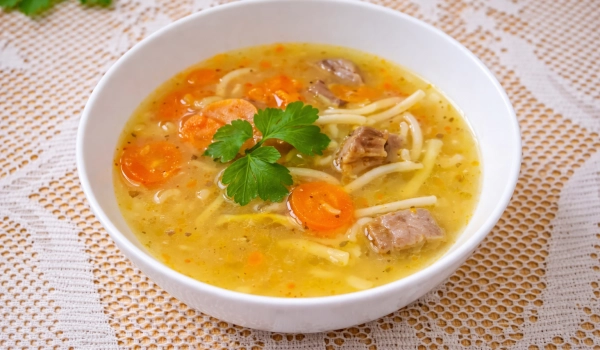 Бърза свинска чорба със зеленчуци