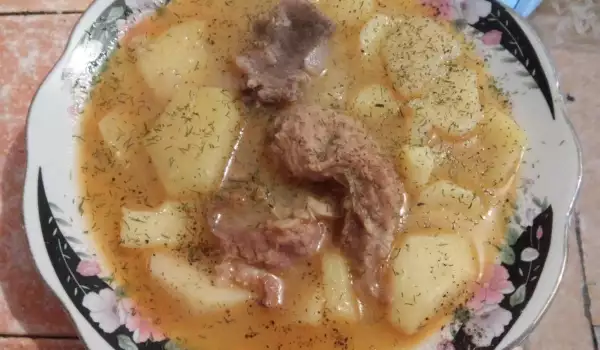 Манджичка от свинско и картофи