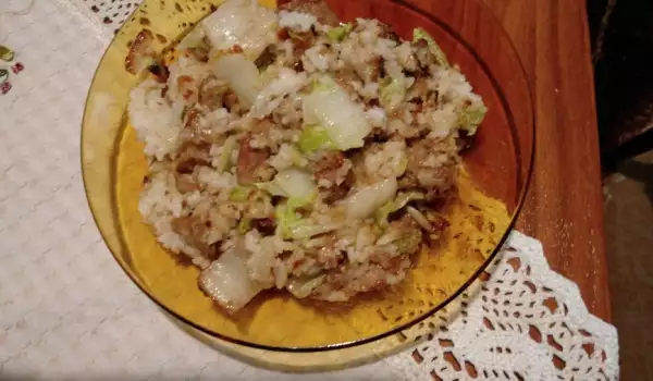 Свинско с ориз и китайско зеле