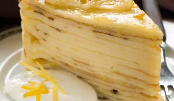 Палачинкова торта с яйчен крем и мак