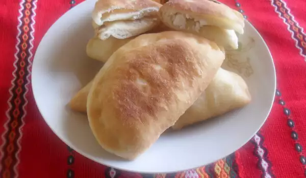 Татарски питки с овче домашно сирене