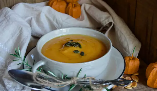 Пикантна тиквена супа с чили