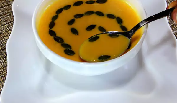 Тиквена крем супа с крема сирене