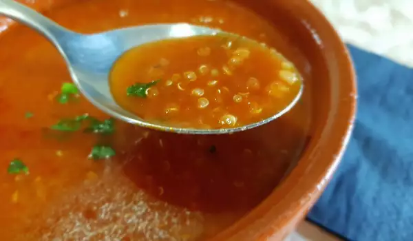 Доматена супа с киноа