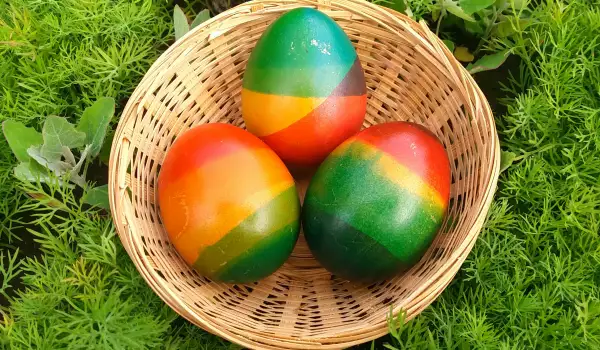 Топени боядисани яйца за Великден