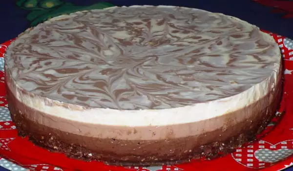 Торта Три шоколада с кокосов привкус