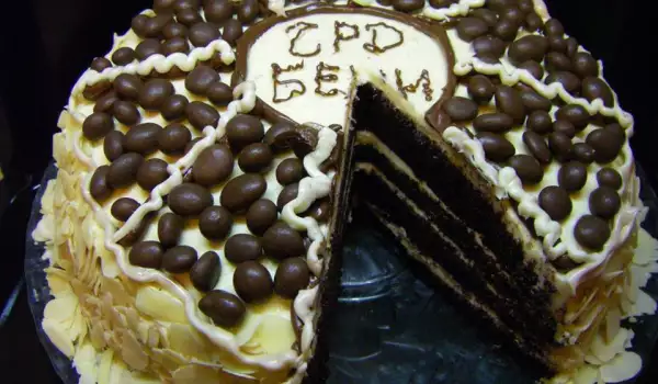 Торта с бял шоколадов мус