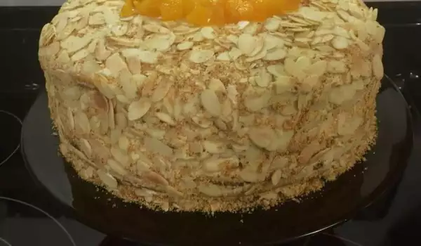 Бадемова торта с праскови