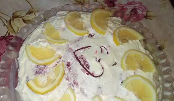 Торта Червено Кадифе със сметана