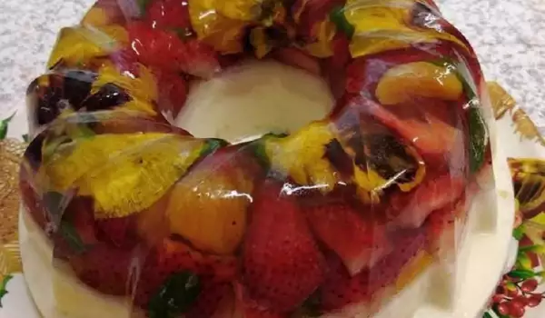 Торта-желе с ядливи цветя и плодове