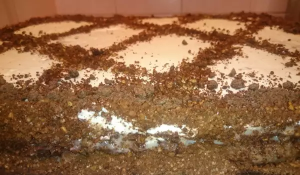 Торта с орехово-шоколадов крокан