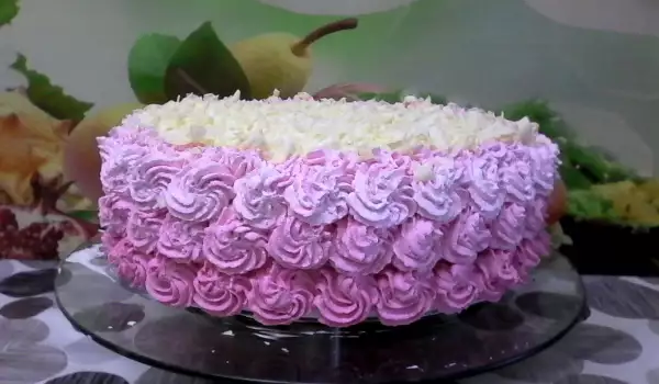 Шоколадова торта с червени рози