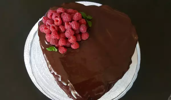 Двойно шоколадова торта с бисквити