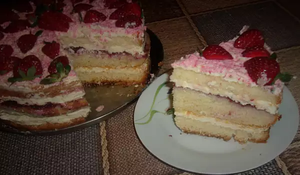 Торта с ягоди и сметана