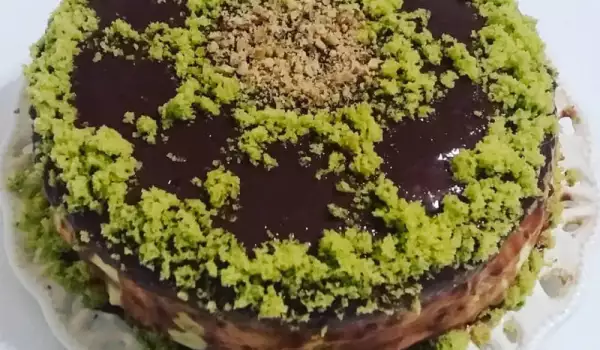 Вкусна торта със спаначени и какаови блатове