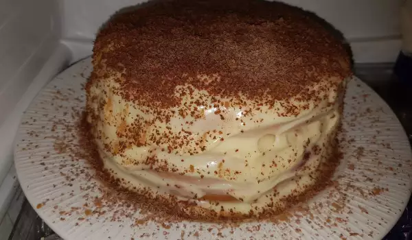 Лесна торта с белтъчен крем