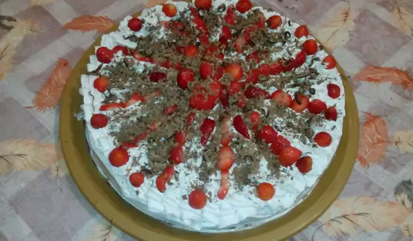 Сметанова торта с ягоди и шоколад