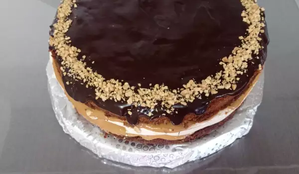 Торта Сникърс