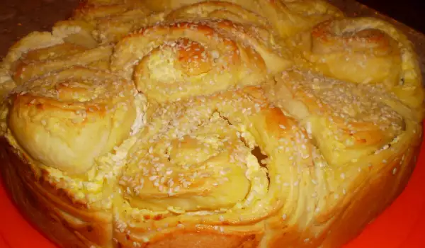 Традиционен български тутманик с масло и сирене