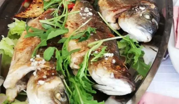 Три вида бяла риба със зеленчуци на скара