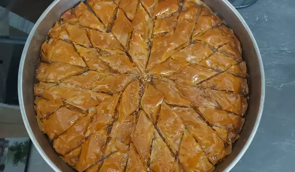 Оригинална турска баклава слънце с орехи