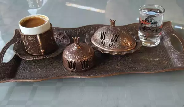 Турско кафе с кардамон