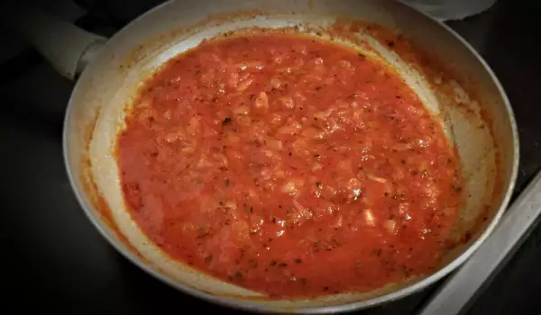 Универсален доматен сос