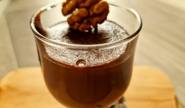 Веган какаов пудинг с орехово мляко