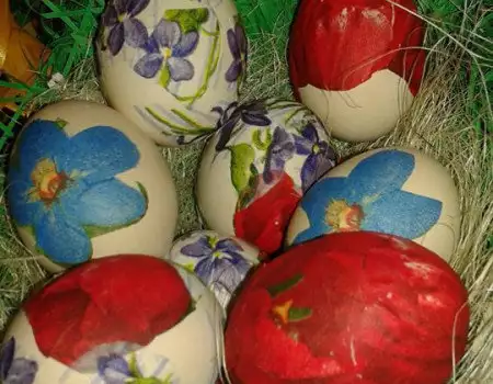 Великденски яйца със салфетки