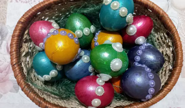 Великденски яйца с перли