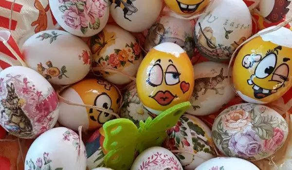 Боядисани великденски яйца със салфетки