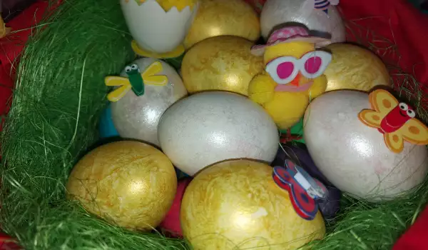 Златни и сребърни велекденски яйца