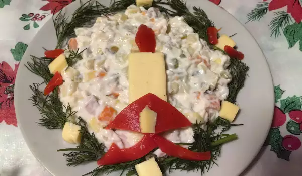 Коледен венец от руска салата