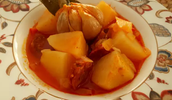 Яхния от картофи а ла Риохана (Patatas a la Riojana)