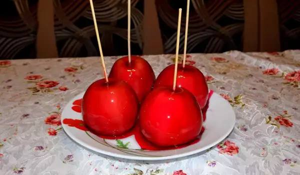 Сладки захаросани ябълки