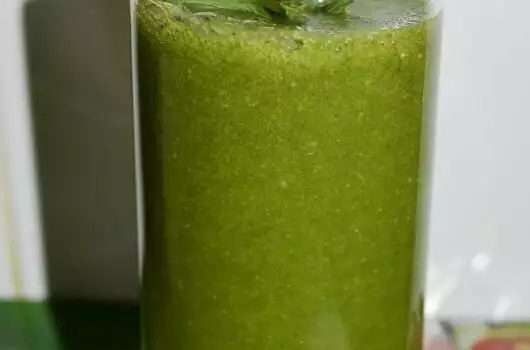 Зелена детокс напитка