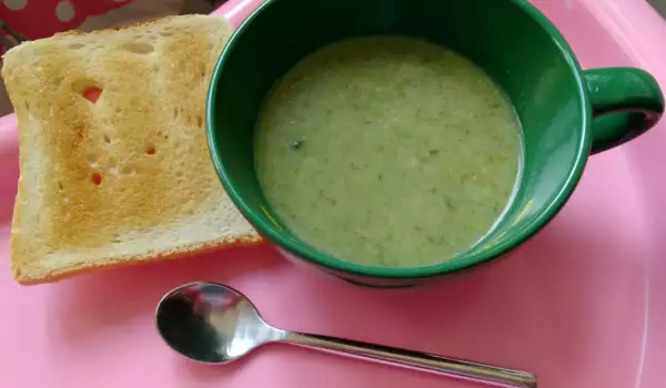 Шарена зеленчукова супа за бебе