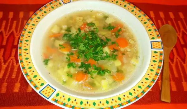 Зеленчукова супа с булгур и пшенични трици