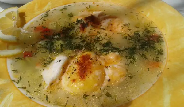 Зеленчукова супа с поширани яйца