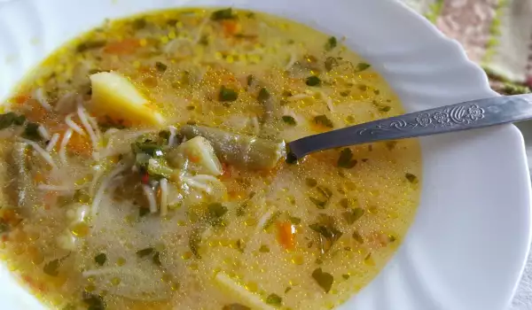 Супа със зелен фасул, фиде и тиквичка