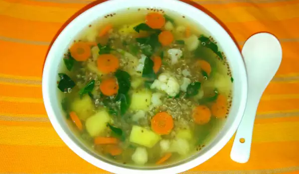 Диетична зеленчукова супа с чиа и киноа
