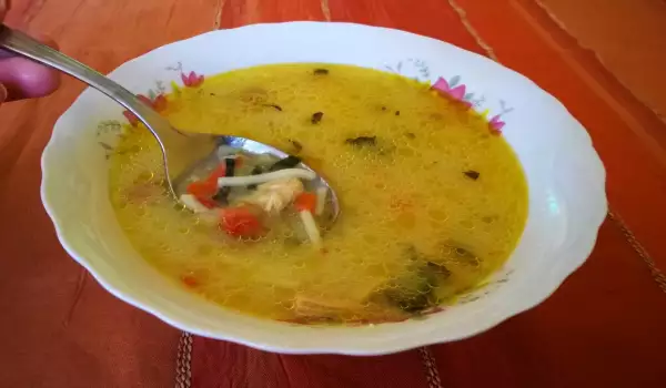 Зеленчукова пилешка супа