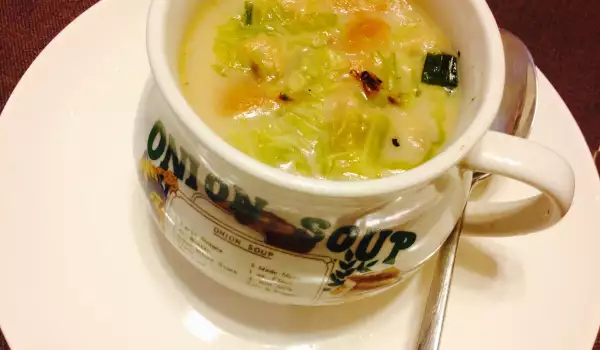 Зелева супа с телешки бульон