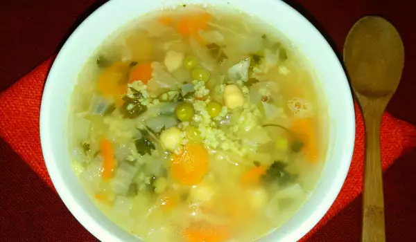 Зелева супа с нахут, грах и просо